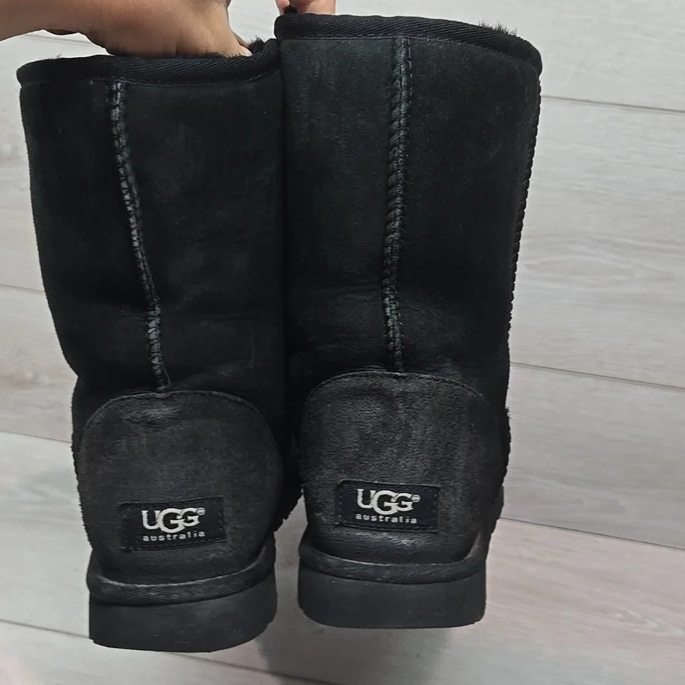 UGG Australia 5825 Classic Black Winter Boots Insulated Line Leather Shoes Sz 9